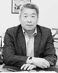 РОМАН УХЕНОВИЧ КИМ
